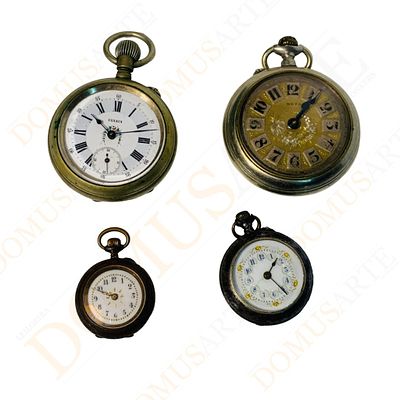 Lote de 4 rel&oacute;gios de bolso, n&atilde;o funcionam. caixa em metal e a&ccedil;o, dois de lapela. N&atilde;o funcionam 