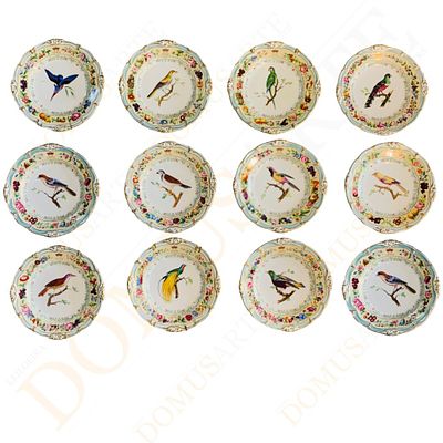 Conjunto de 12 pratos de sobremesa do "Servi&ccedil;o casquinha". porcelana, decora&ccedil;&atilde;o policromada e 