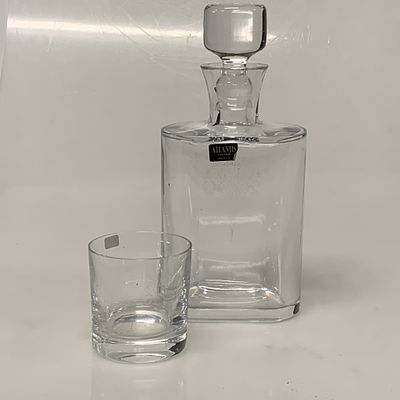 Garrafa com copo Atlantis. em cristal, ,marcado Atlantis, serie Limitada, comemora&ccedil;&atilde;o passagem 