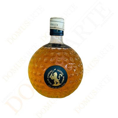Club House Whisky. Garrafa de whisky escoc&ecirc;s Premium Blended Clubhouse Scotch Whisky, em vidro 