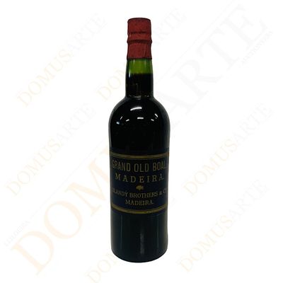 Grand Old Boal Madeira. Blandy Brothers Grand Old Boal Madeira. Garrafa de vinho da Madeira. 