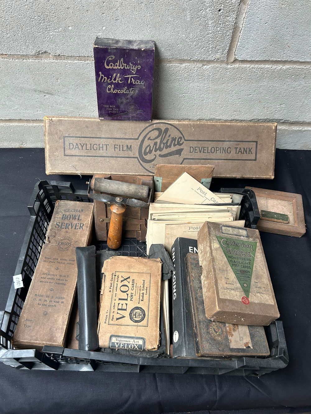 Lot 126: Vintage Carbine Developing Tank And Equipment ,Vintage Blank...