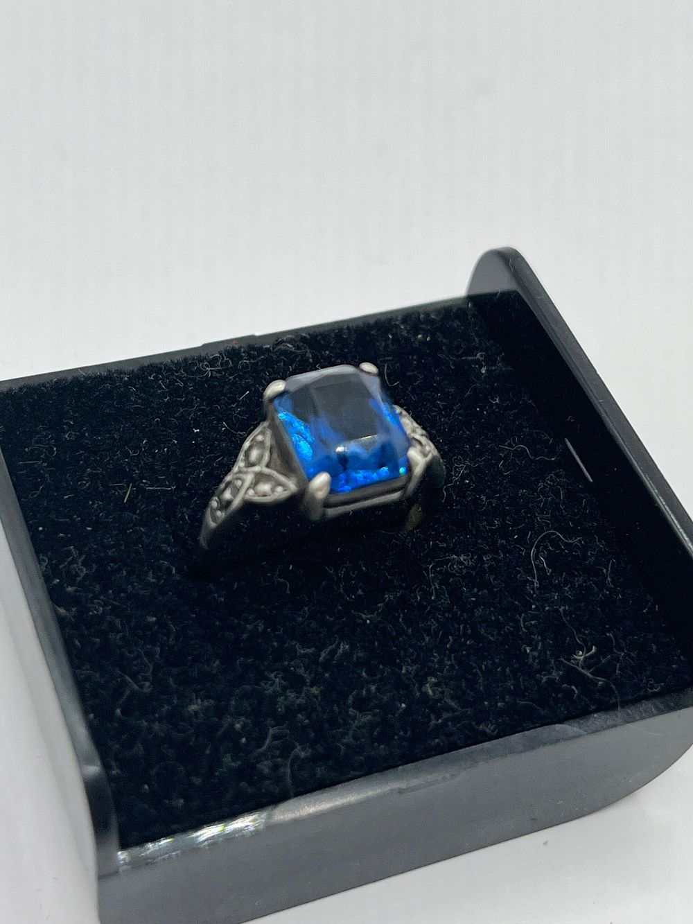 Lot 198: 9ct Gold Ring With Large Blue Stone Size...