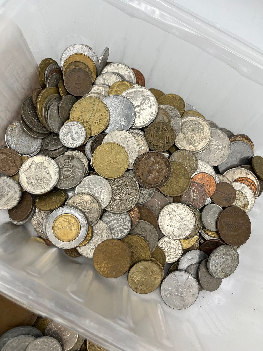 Lot 268: Tub Containing Various Coins. Approx 1kg