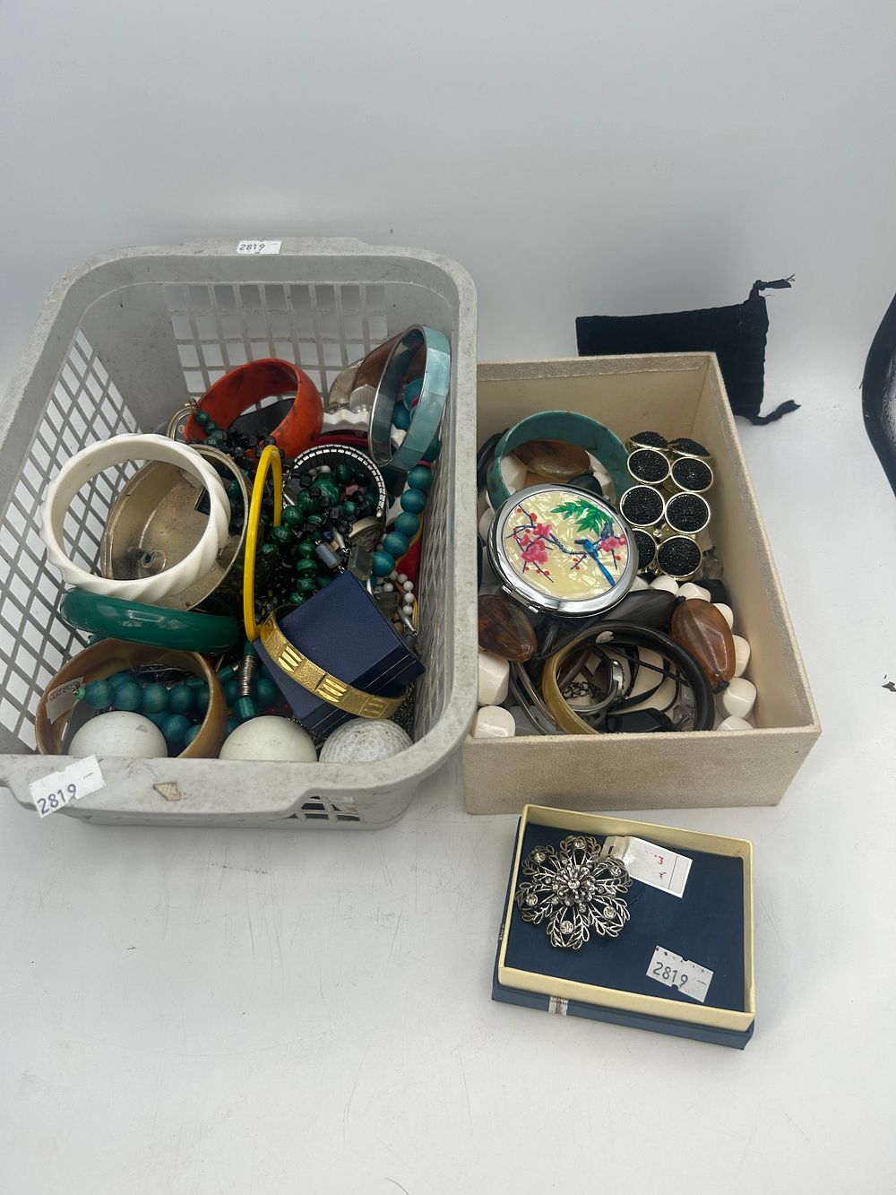 Lot 382: Mixed Lot Containing Mostly Costume Jewellery.