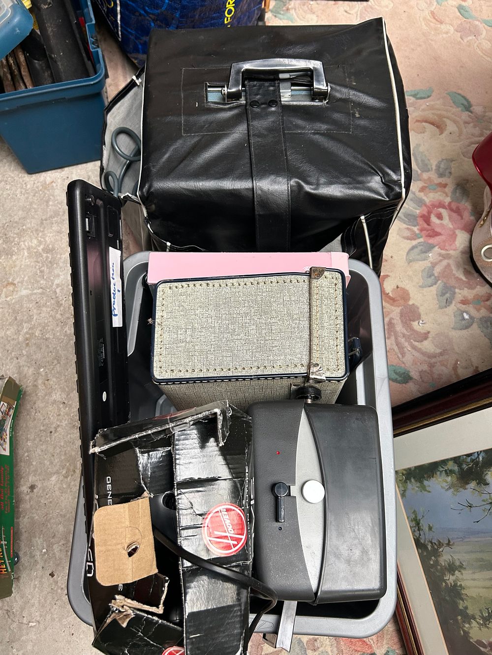 Lot 465: Large Mixed Lot Of Electrical Items.