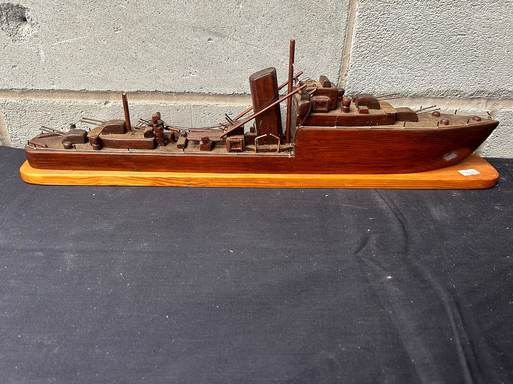 Lot 523: WW2 Scratch Built Royal Navy Boat 22"