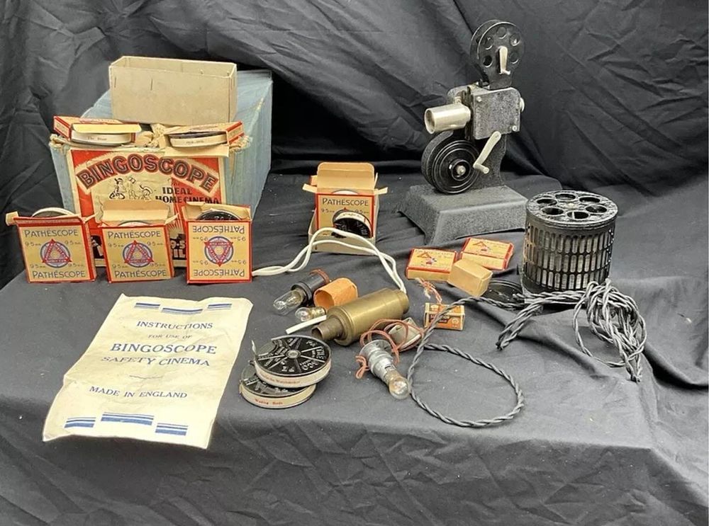 Lot 233: Vintage Bingoscope 9.5mm Film Projector Home Cinema Excellent...