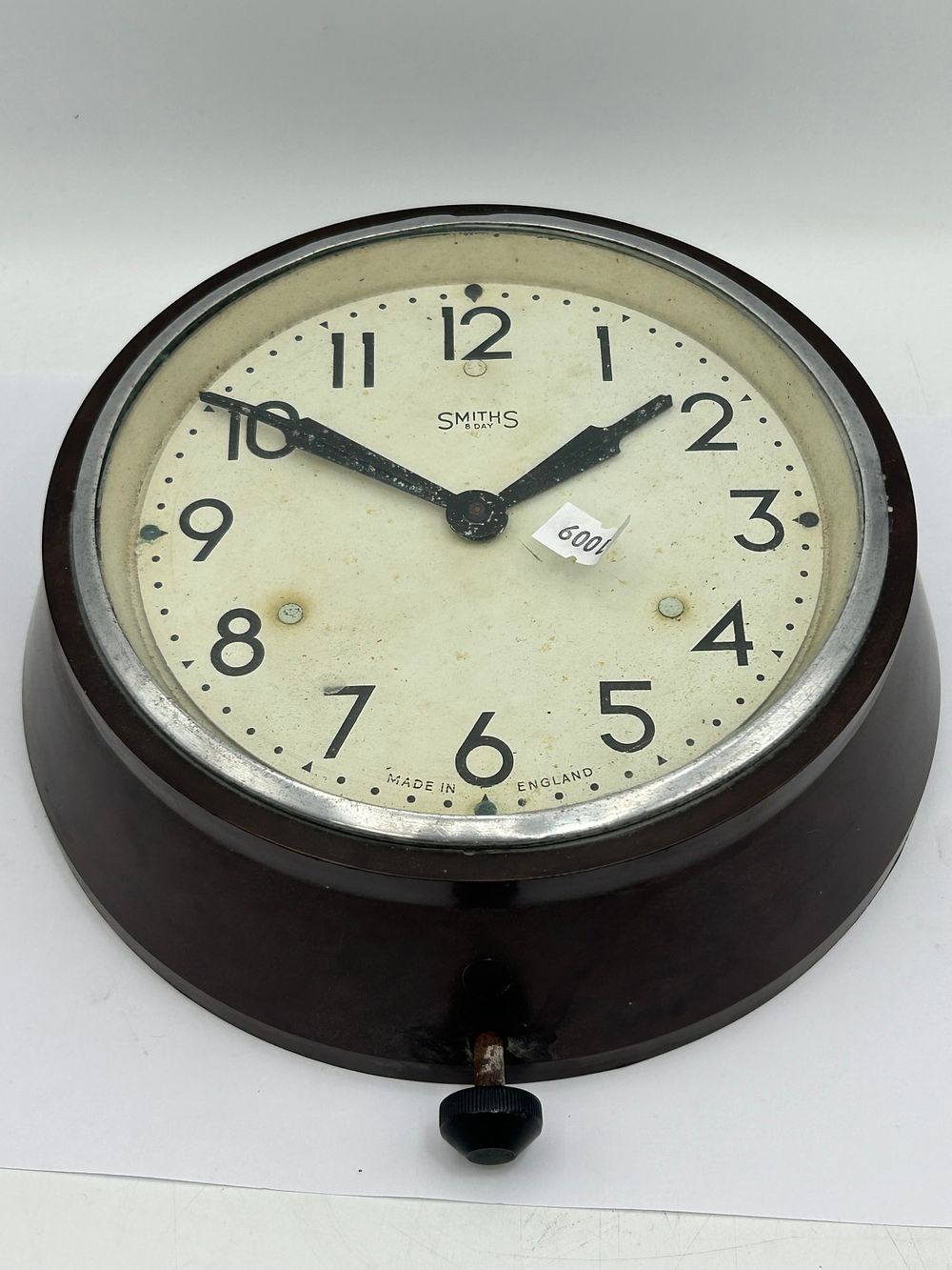 Lot 263: Smiths Bakelite 8 Day Wall Hanging Clock Not...