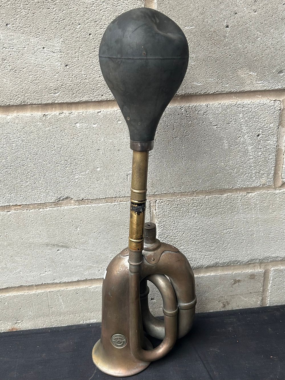Lot 304: King Of The Road No38 Car Horn 20's/30's