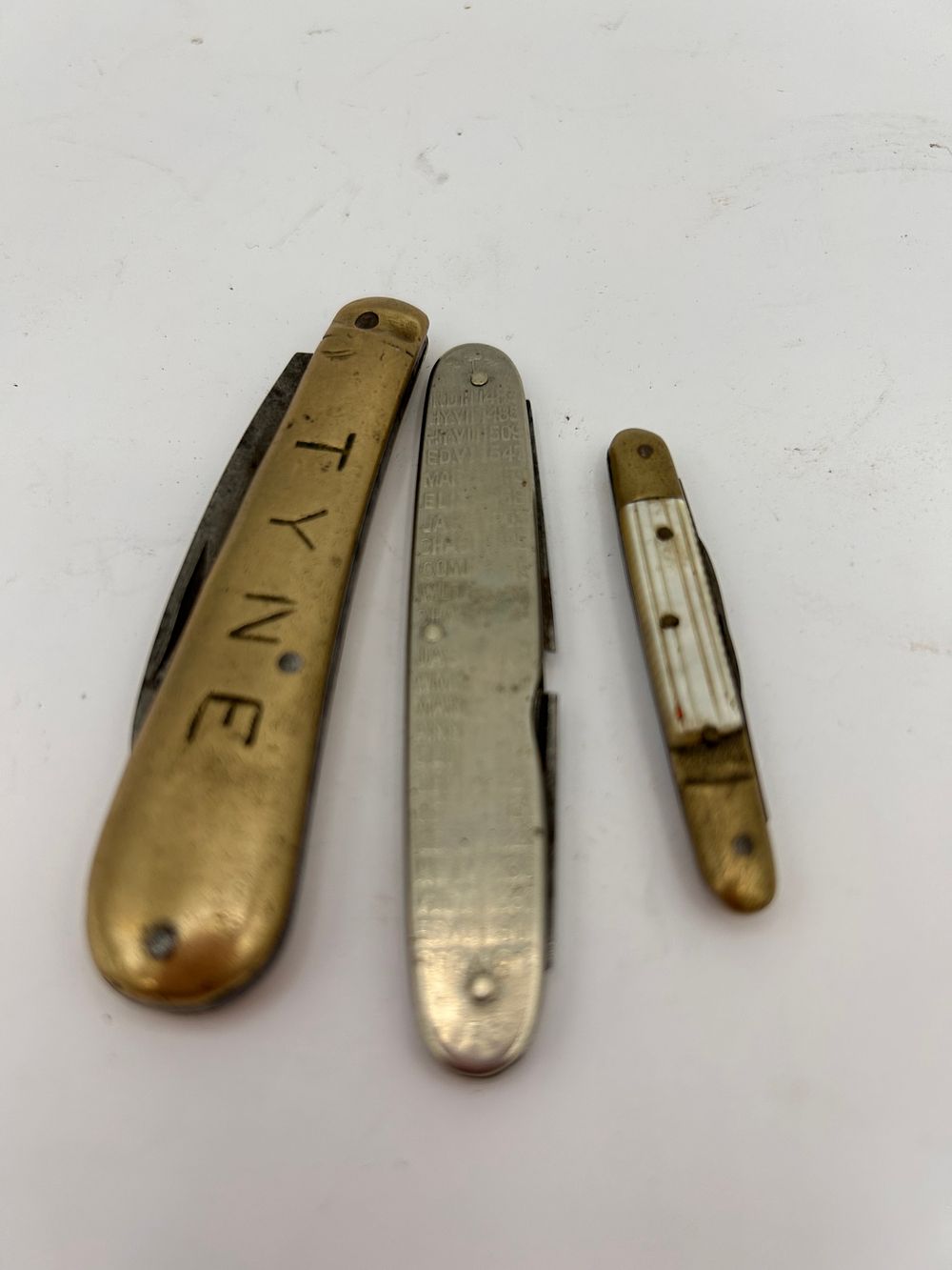 Lot 325: Collection Of Vintage Pocket Knives.
