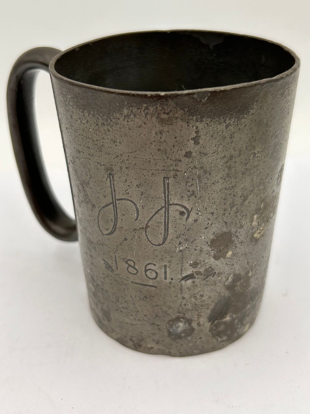 Lot 327: Antique Pewter Half Pint Measure Dated 1861.