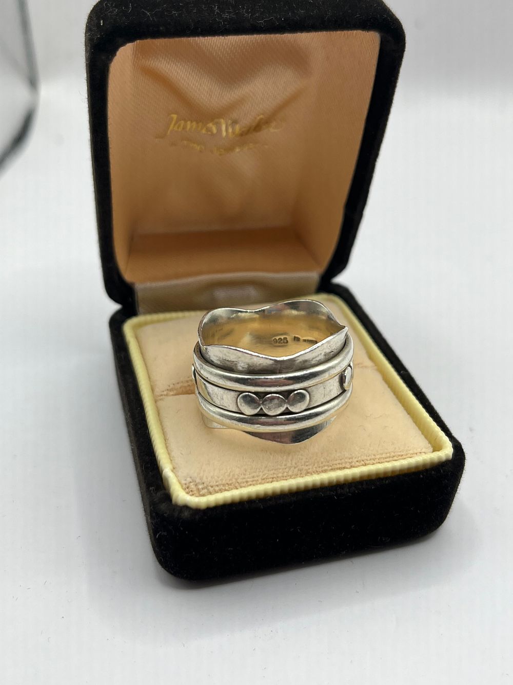 Lot 308: Large Silver Fidget Ring Size T, 11.38g.