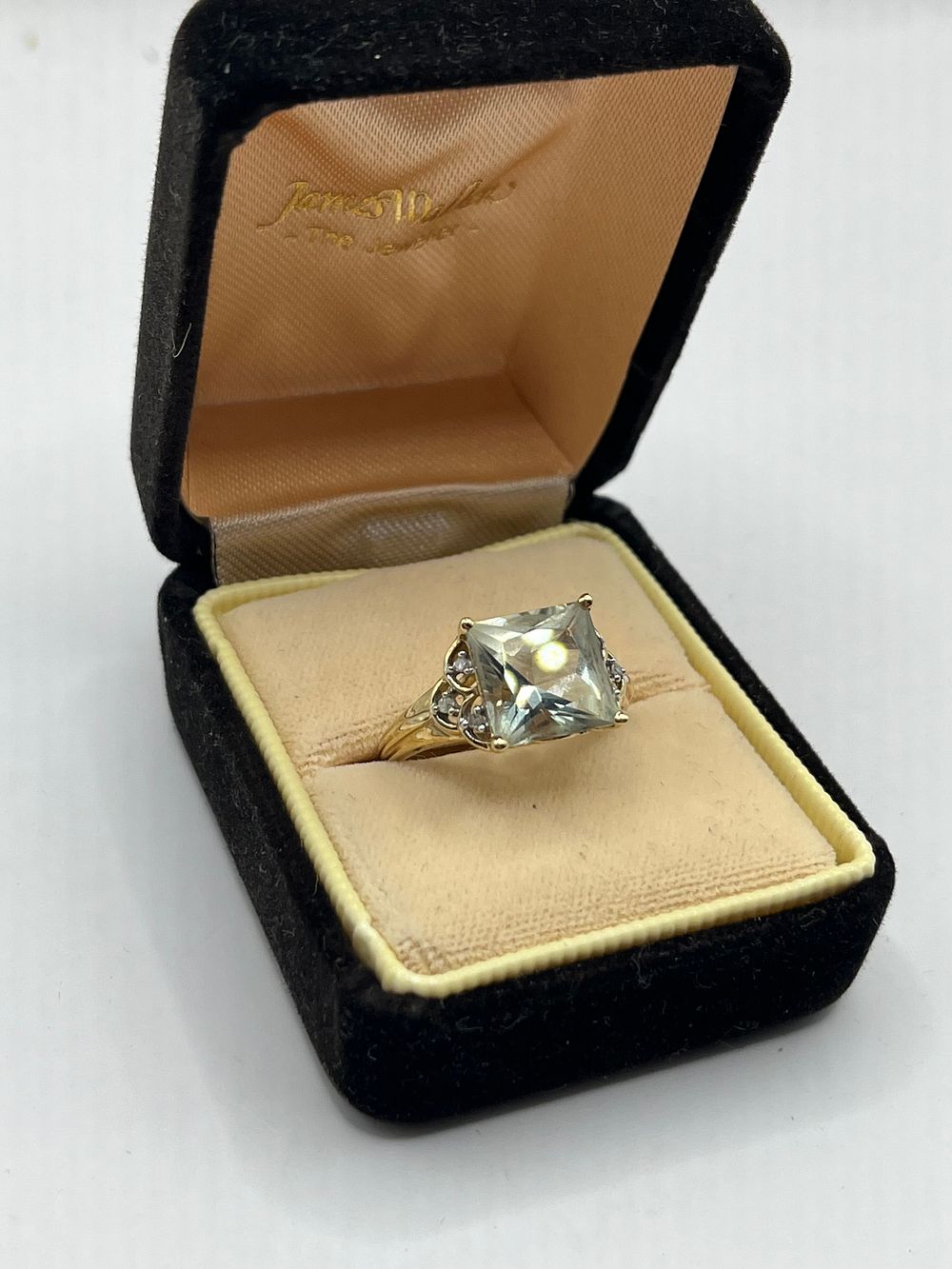 Lot 315: 9ct Yellow Gold Square Green Quartz And Diamond...
