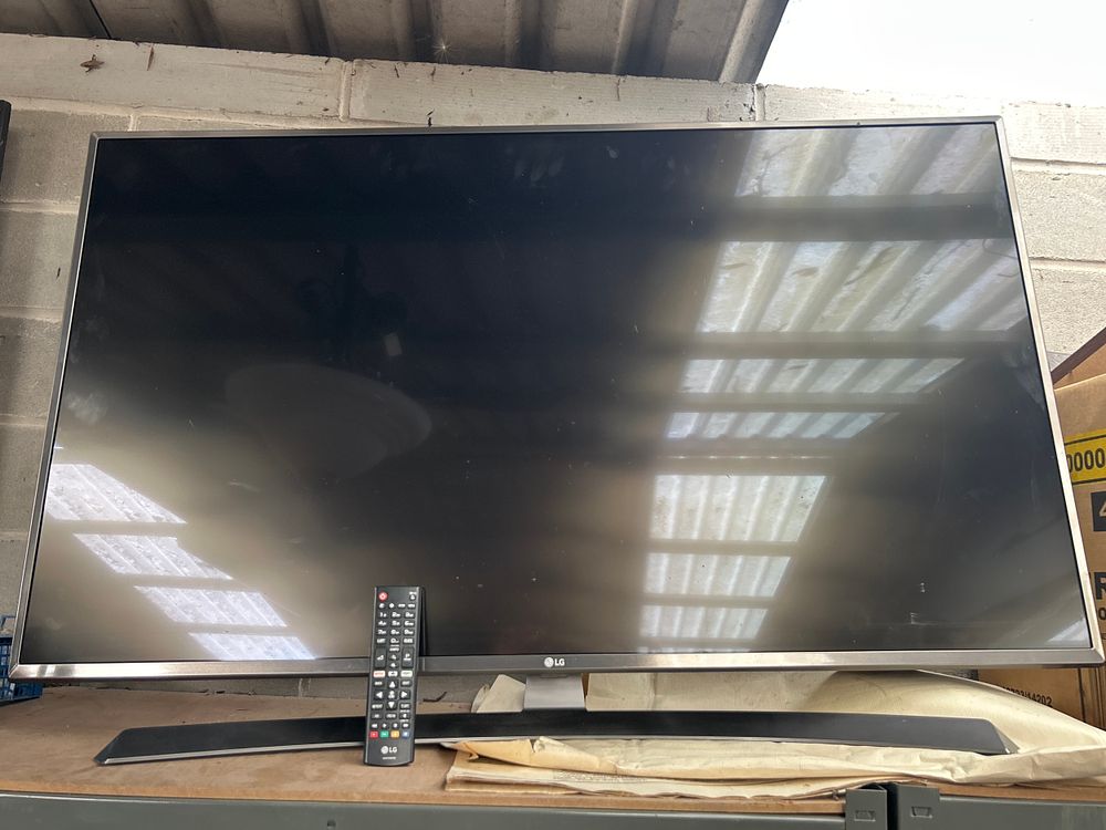 Lot 472: LG 48” Television