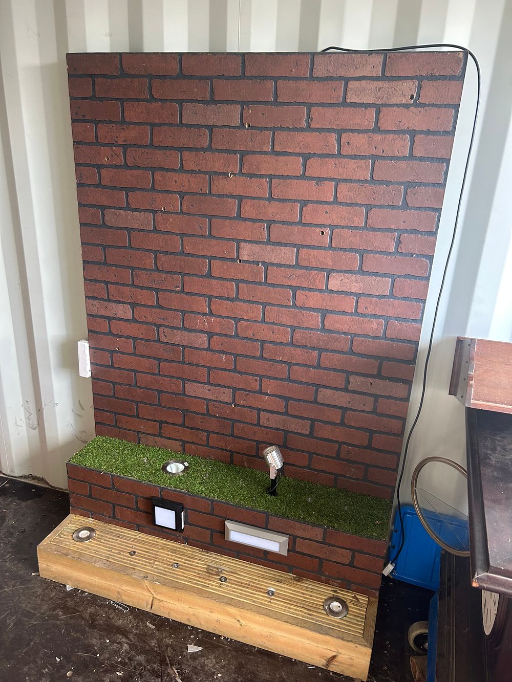 Lot 487: Background Bric Effect For Pictures 6ft x 3ft...