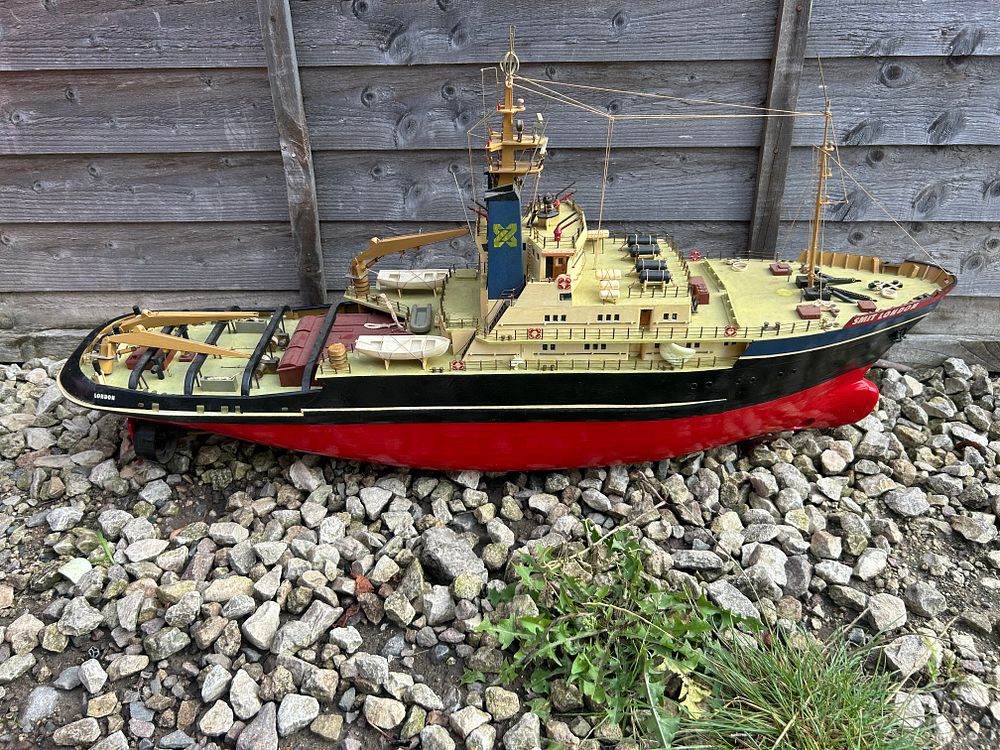 Lot 402: A Mid-20th Century Scale Model of the Icebreaker/Tugboat 'ARCTIC LONDON'