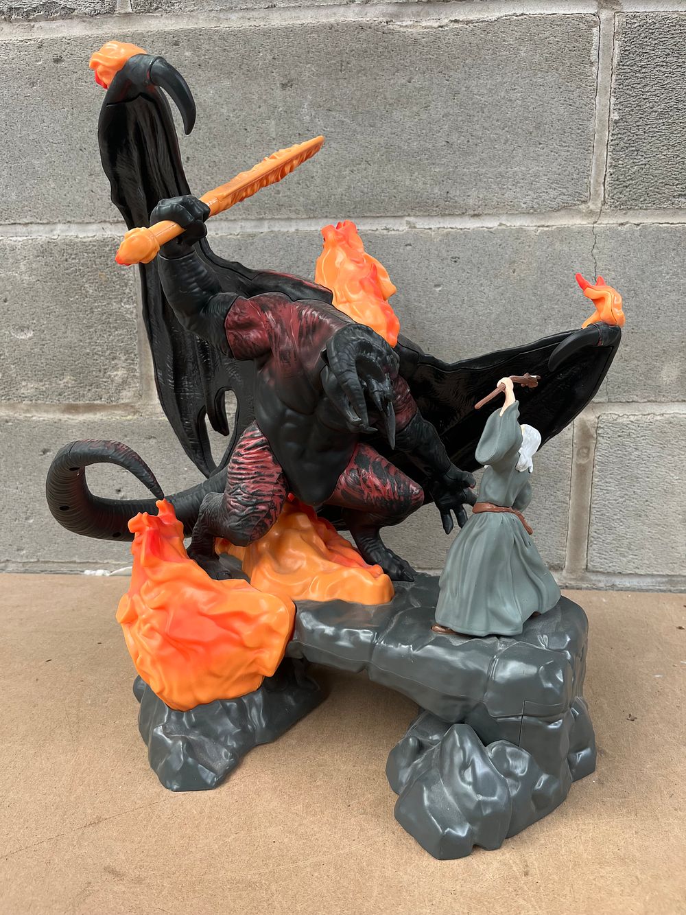Lot 443: Lord of the Rings Balrog vs. Gandalf Figural Light Lamp