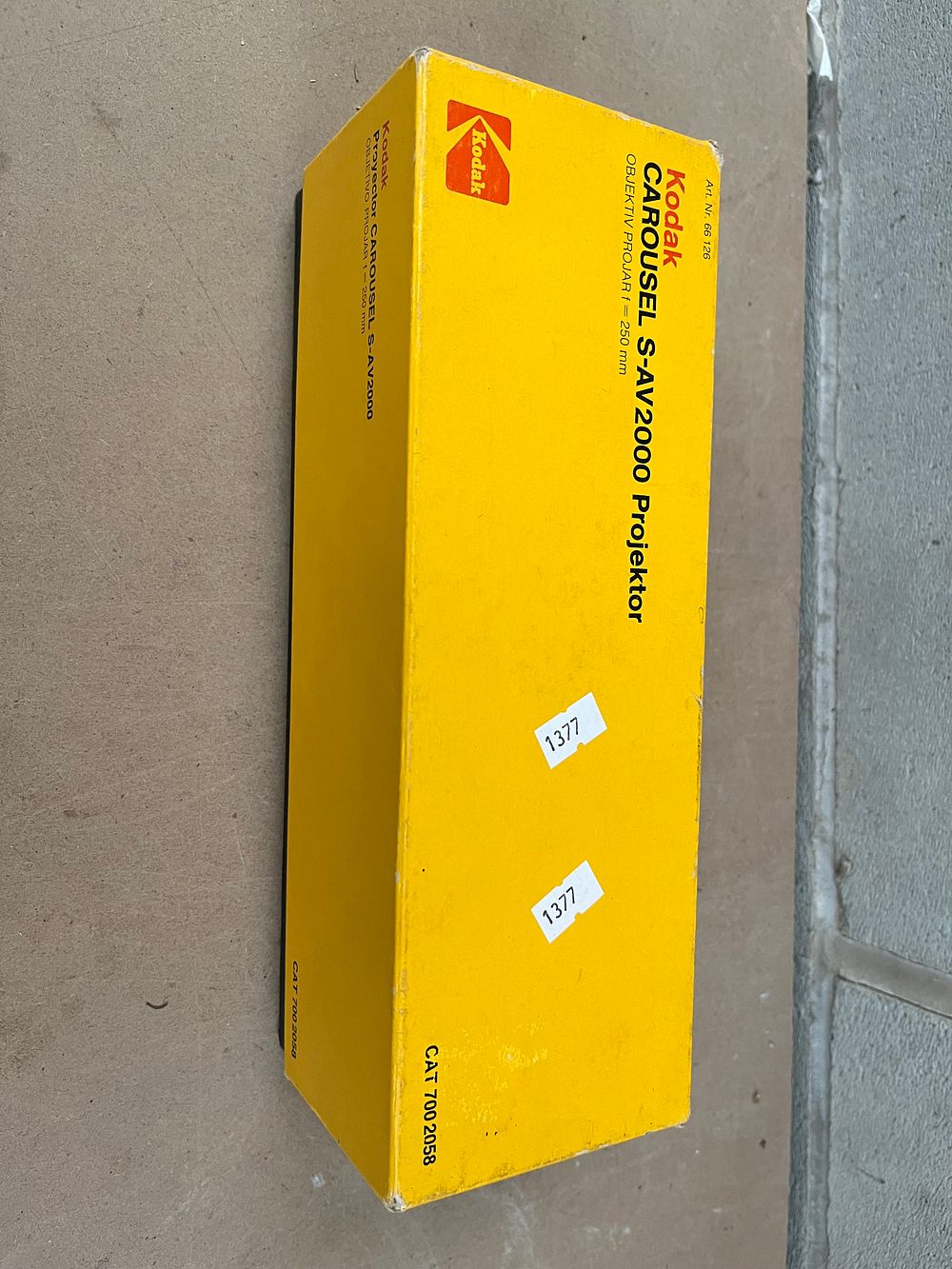Lot 457: Kodak Carousel S-AV 2000 Projektor Objektiv Lens, 250mm, in Original Box