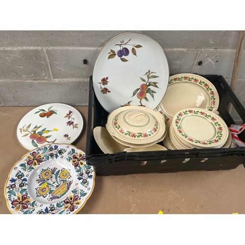 Lot 485: A Collection of Royal Worcester 'Arden' and Swinnertons 'Harvest' Dinnerware, with a Delft-Style Plate