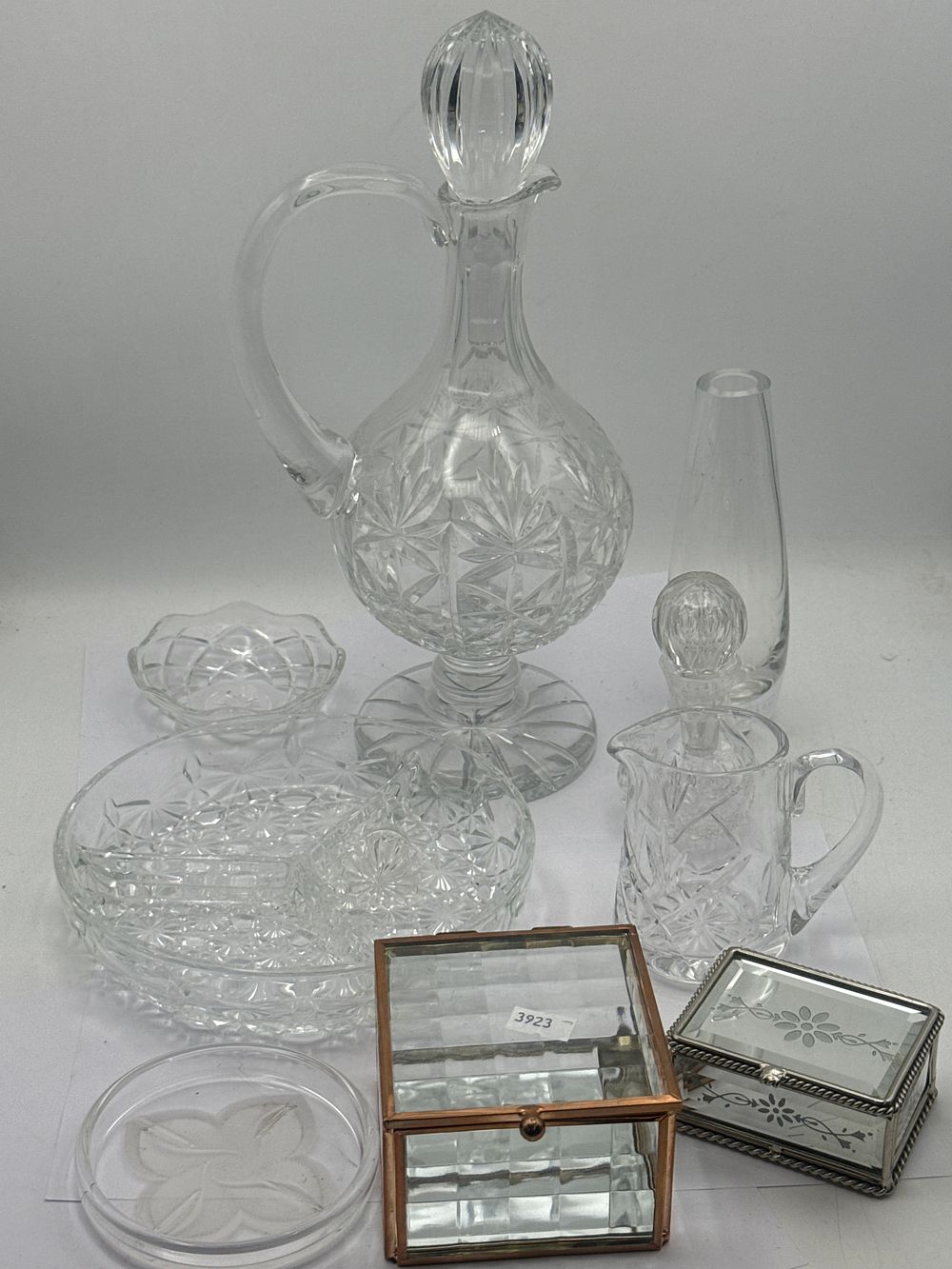 Lot 486: A Collection of Glass and Crystal Tableware and Decorative Items