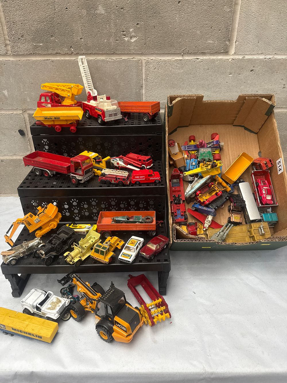 Lot 514: A Collection of Matchbox, Corgi, and Similar Die-Cast Toy Vehicles