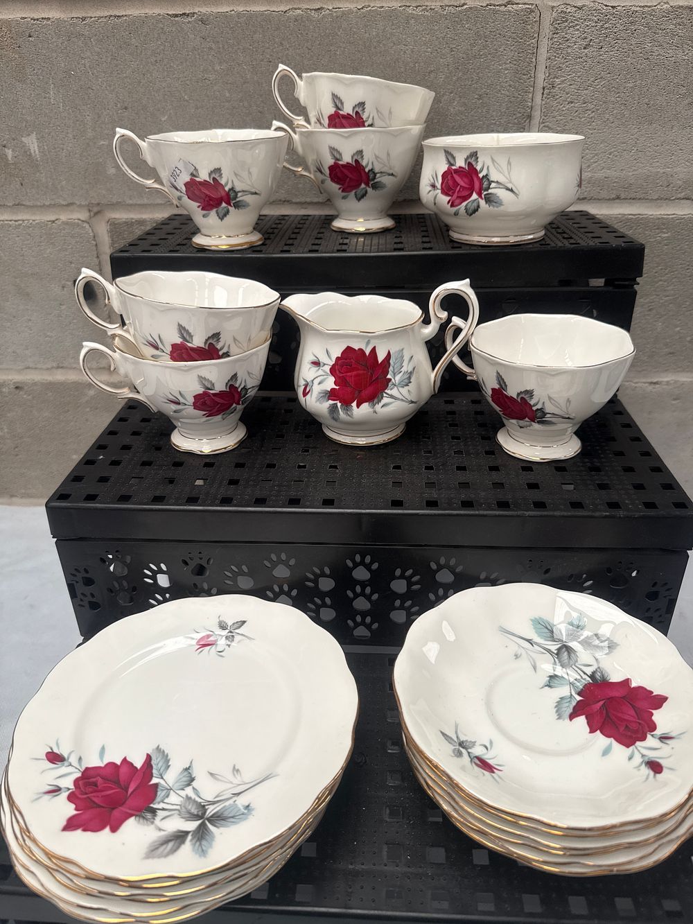 Lot 516: A 20 Piece Royal Albert 'Sweet Romance' Bone China Tea Service
