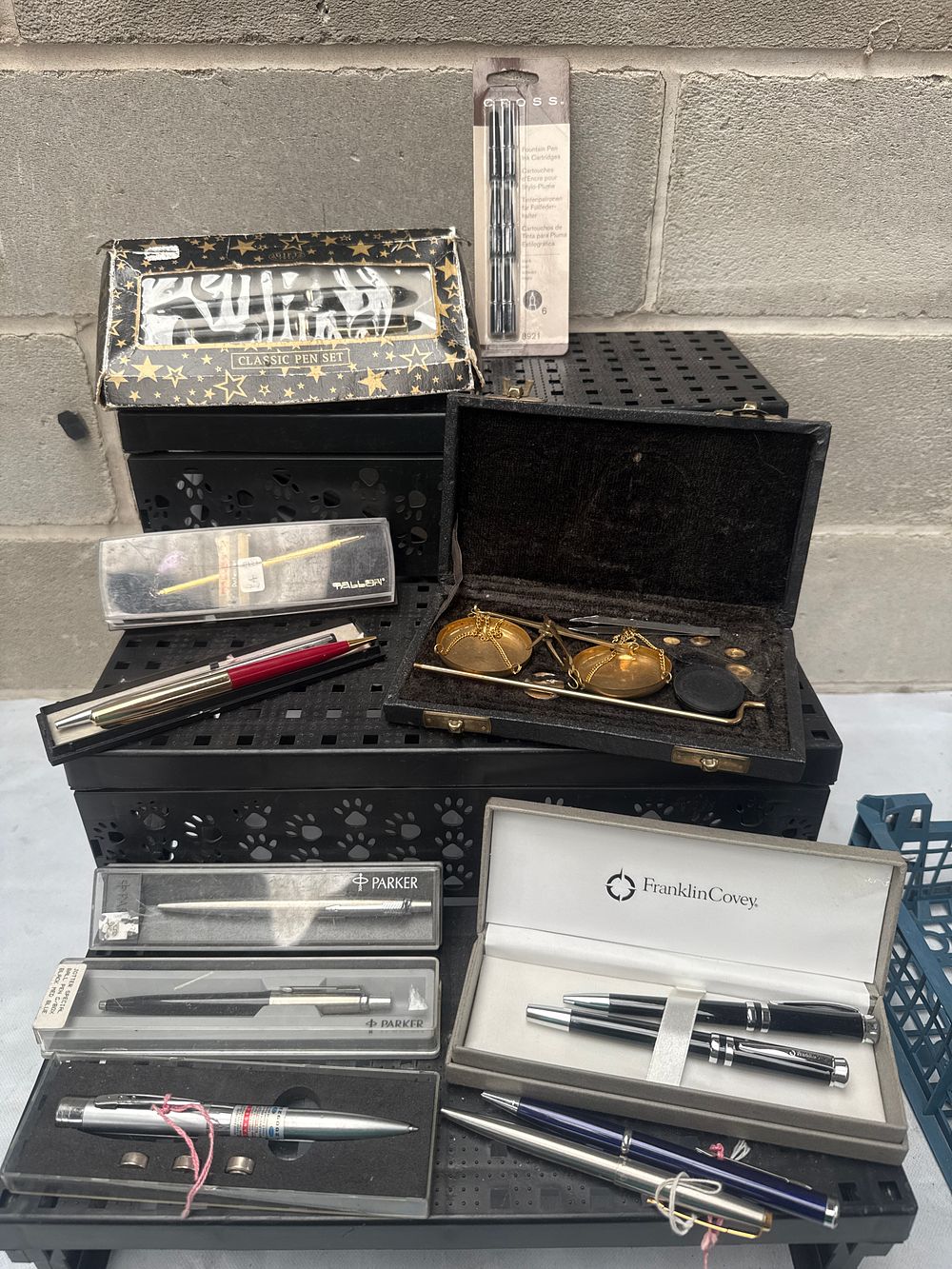 Lot 517: A Collection of Modern Writing Instruments and Accessories, including Parker, FranklinCovey, and Cross