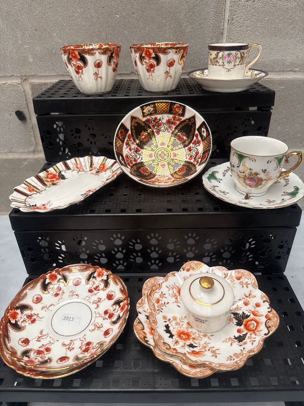 Lot 518: A Collection of Royal Crown Derby 'Kings' Pattern and Other Porcelain Tableware, Late 19th/Early 20th Century