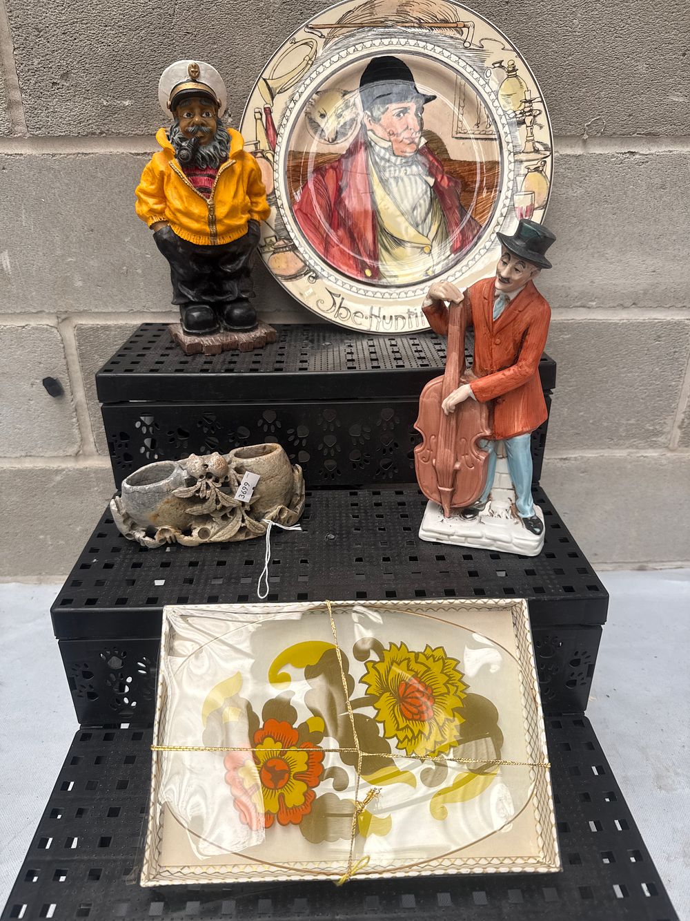 Lot 528: A Group of Decorative Objects, including a Royal Doulton 'Der Stumpf' Series Ware Decorative Plate