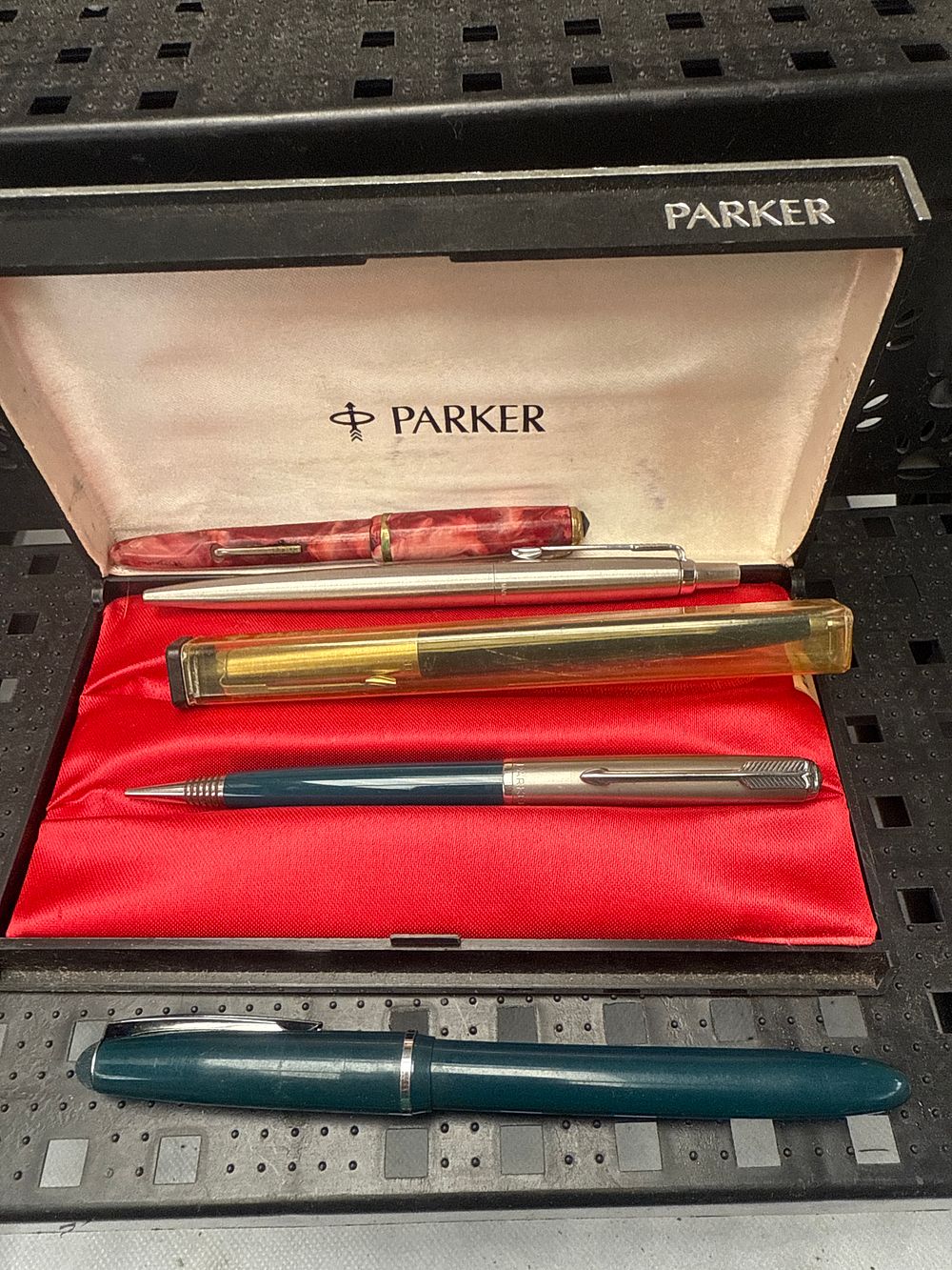 Lot 530: A Collection of Five Vintage Writing Instruments Including Parker