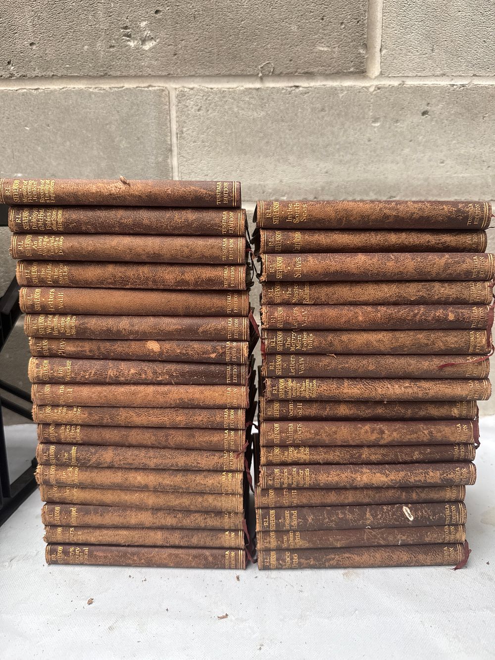 Lot 531: A Set of Robert Louis Stevenson Collected Works, 33 Volumes, Late 19th/Early 20th Century
