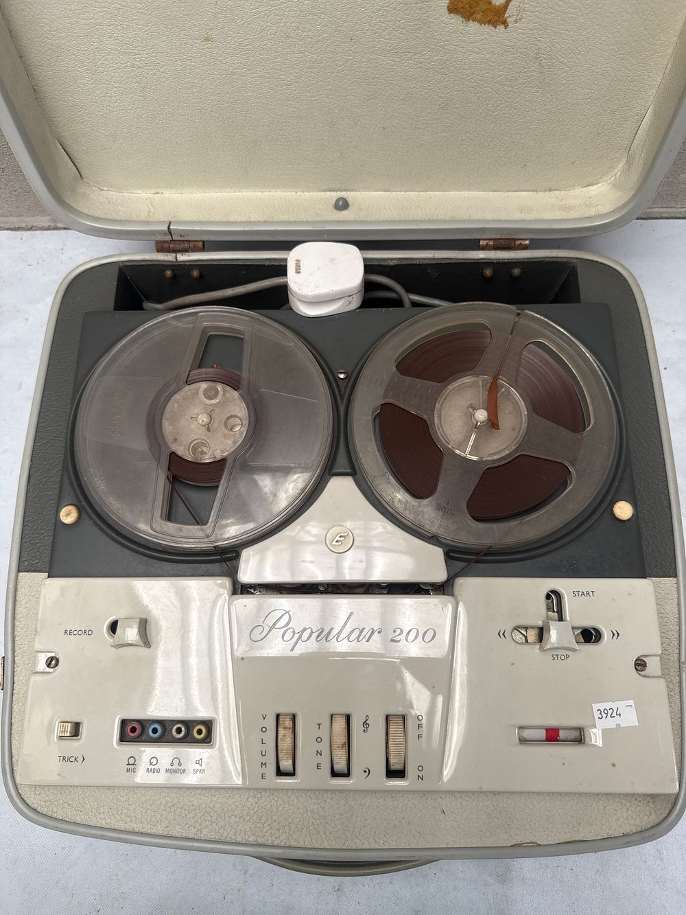 Lot 553: Elizabethan Popular 200 Reel-to-Reel Tape Recorder