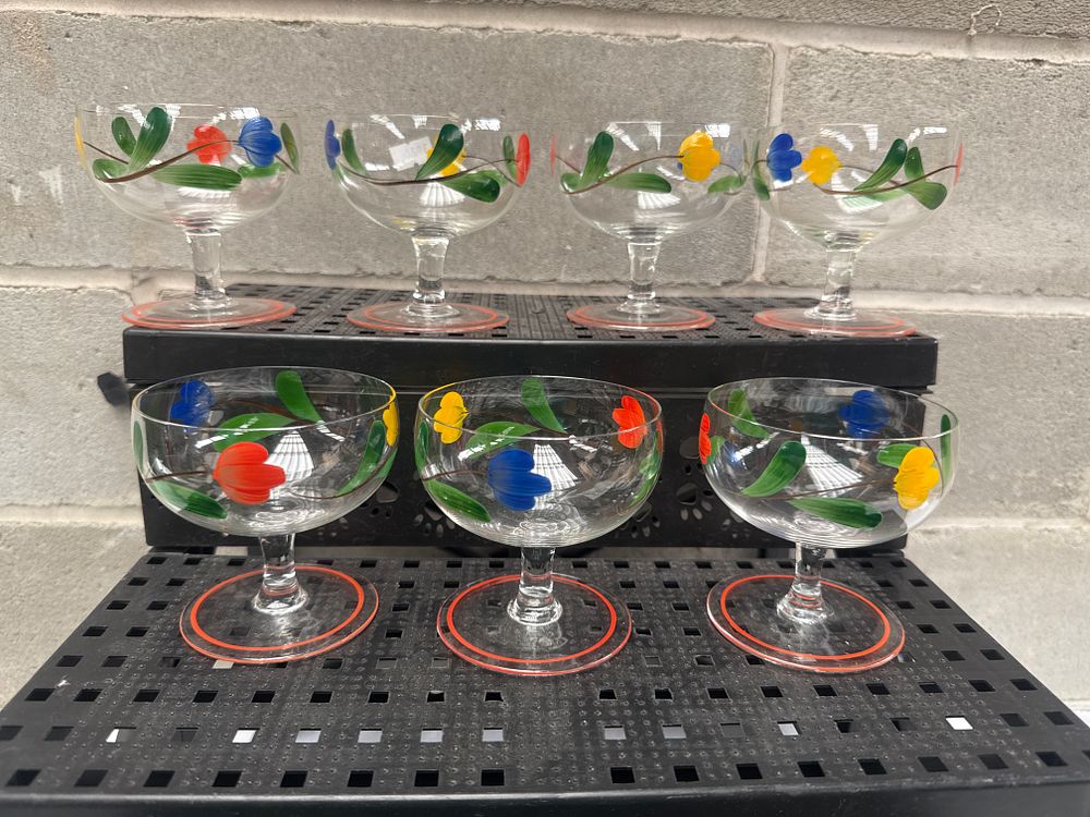 Lot 560: An Eight-Piece Set of Hand-Painted Glass Dessert or Cocktail Coupes