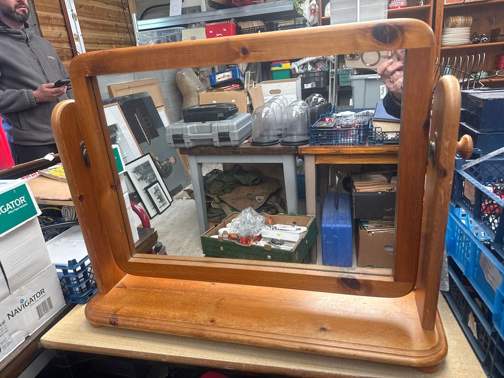 Lot 575: A Mid-20th Century Style Wooden Pivoting Table-Top Dressing Mirror, 26 x 21 inches