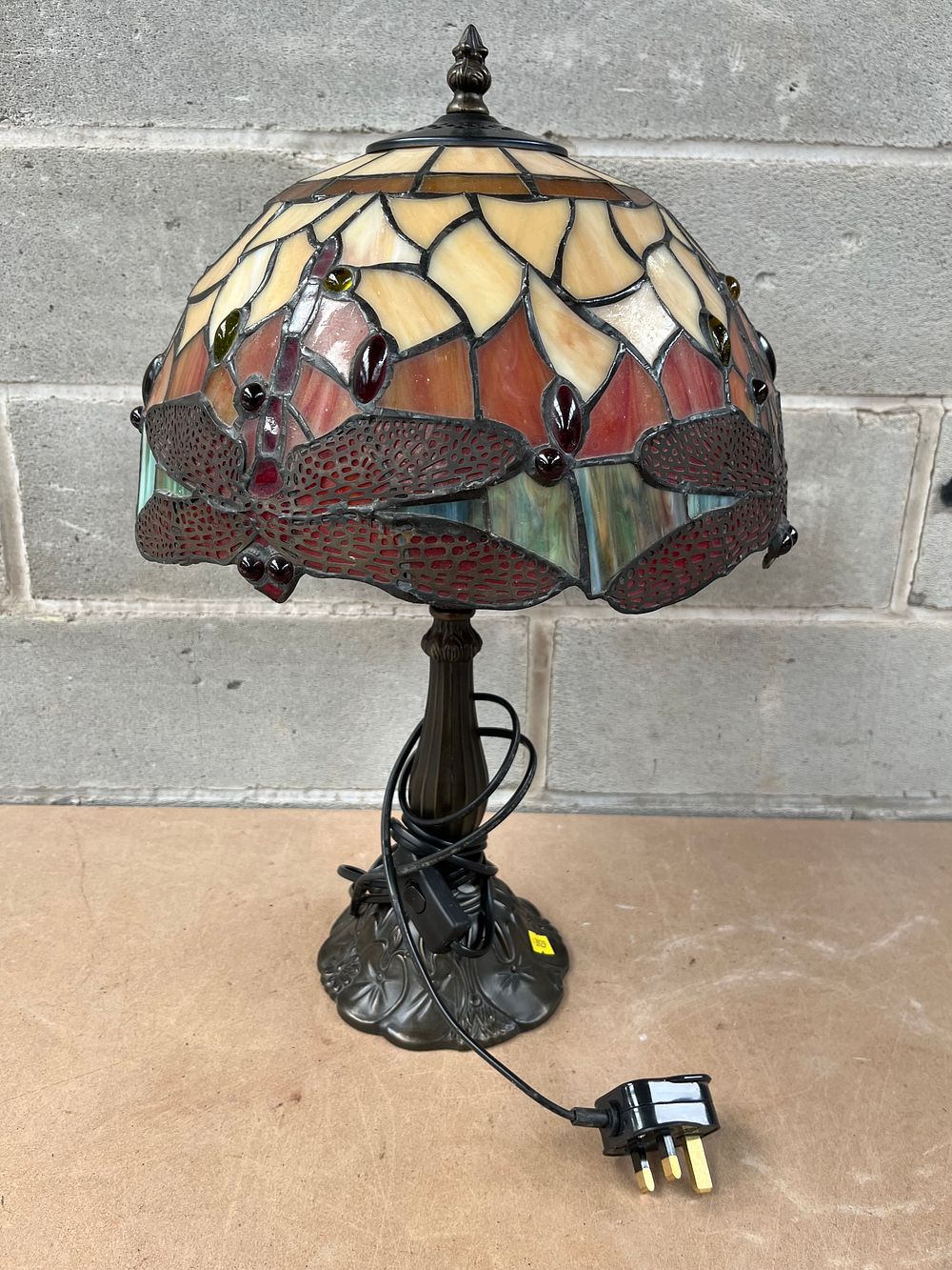 Lot 619: A Tiffany Style Dragonfly Table Lamp, 19” x 12”