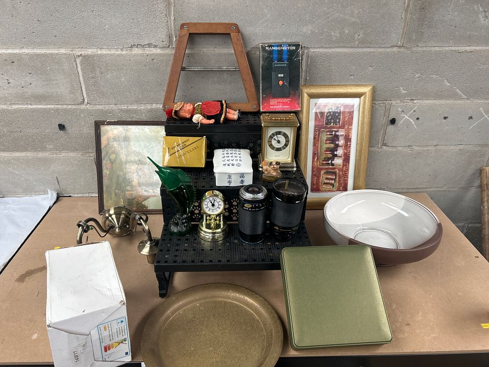 Lot 651: A Collection of Decorative and Functional Items