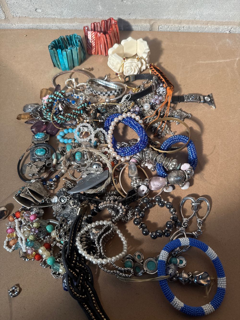 Lot 315: A Collection of Mixed Fashion and Costume Jewelry