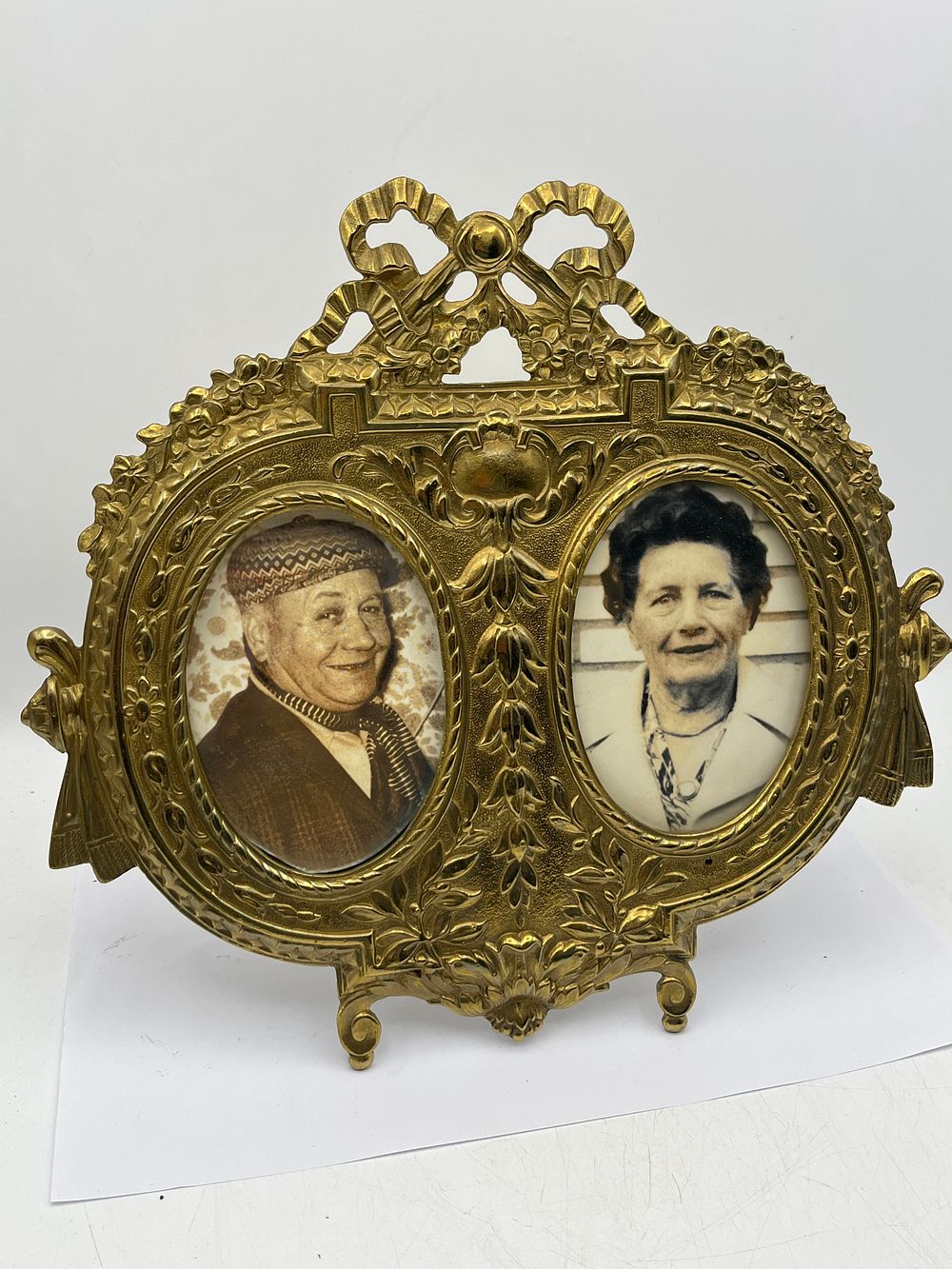 Lot 429: A Late Victorian/Edwardian Ornate Brass Double Photograph Frame