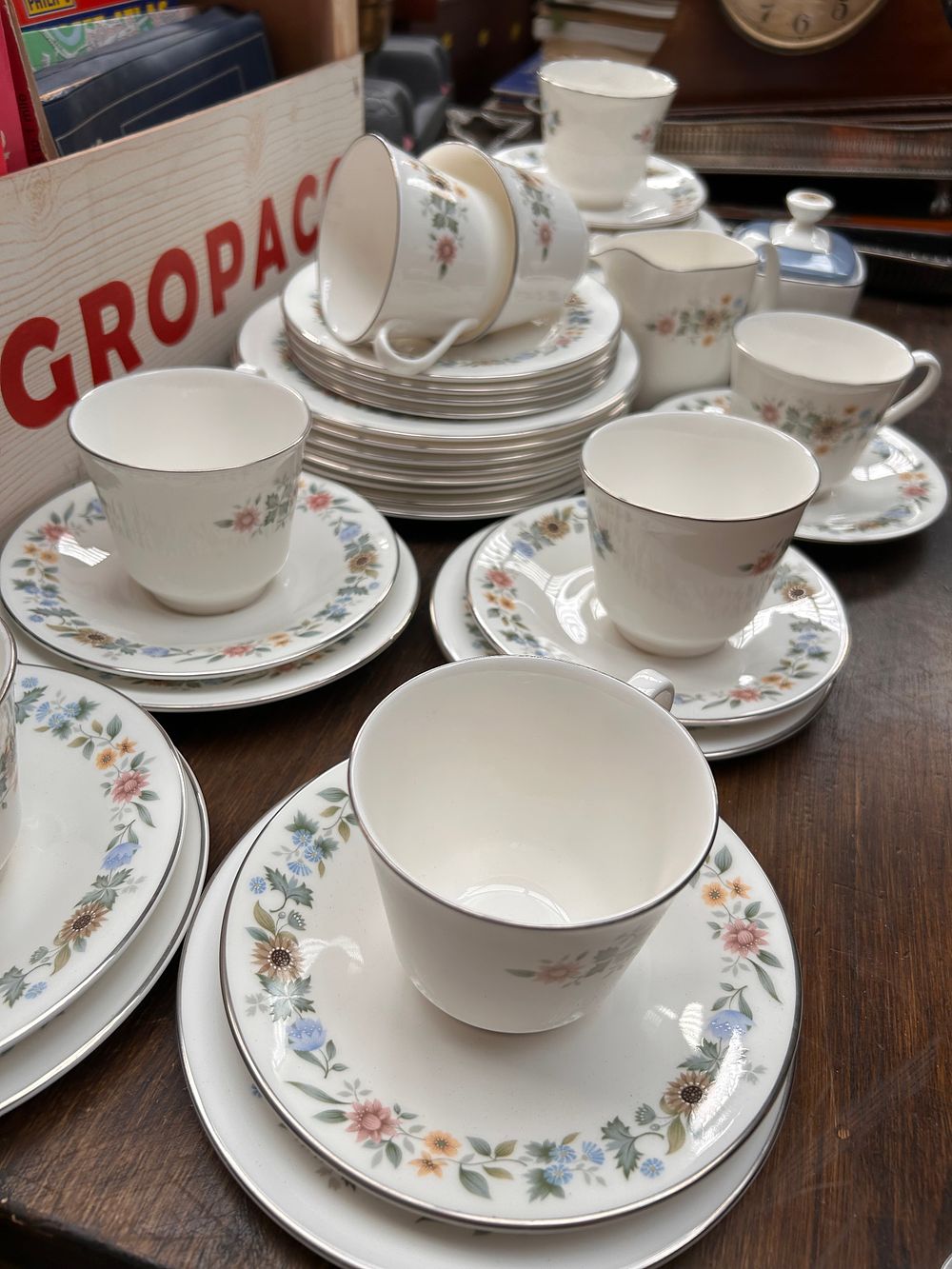 Lot 616: A Collection of Approx 40 Pieces of Royal Doulton 'Pastorale' (H.5002) English Fine Bone China Dinnerware