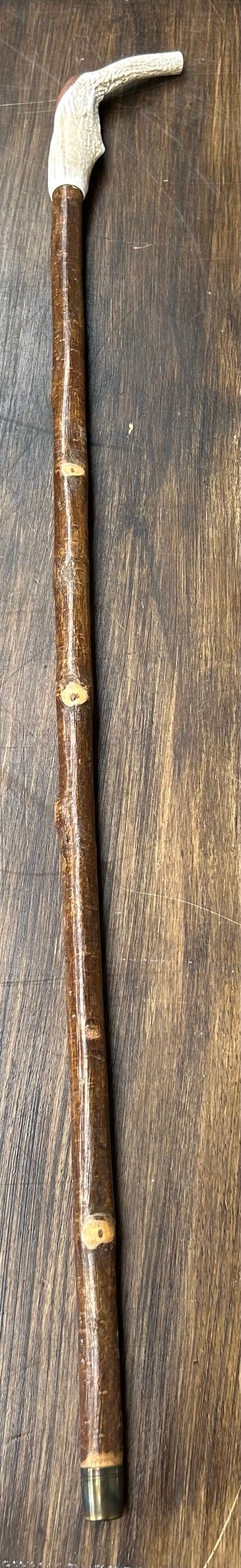 Lot 621: A Rustic Antler Handled Walking Stick