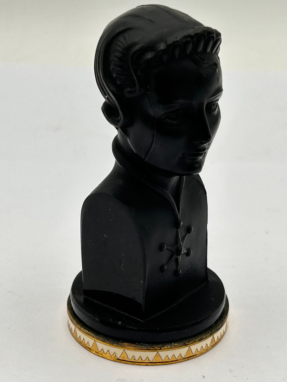 Lot 318: A Heinrich Hoffmann 'JUNA Zdenek' Black Glass Chess Piece, Czechoslovakia, 1934
