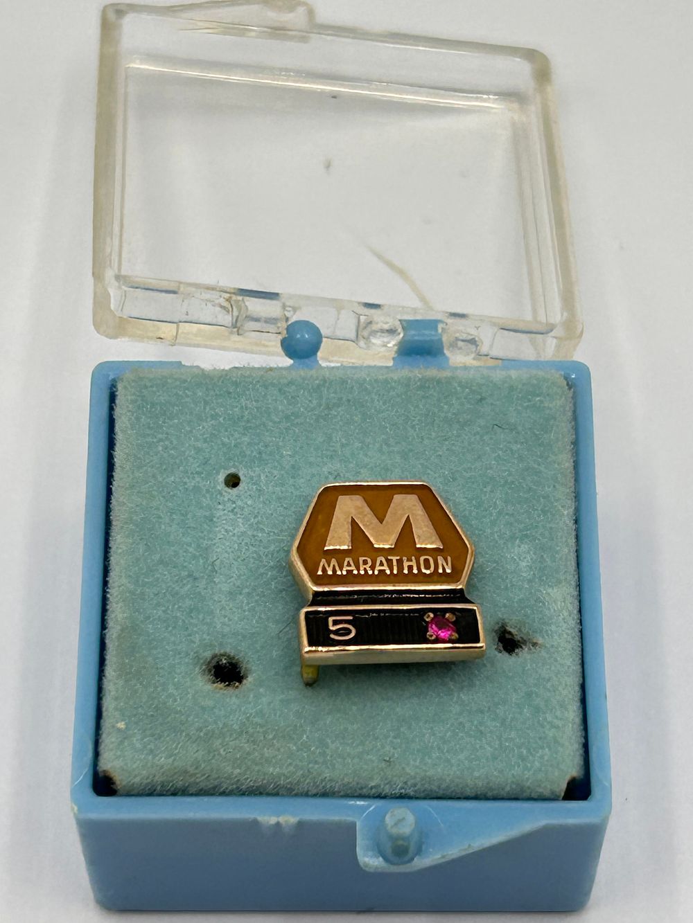 Lot 320: Vintage Marathon Oil Co. 5 Year Service Lapel Pin, 10K Gold