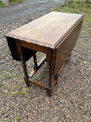English Oak Gateleg Drop Leaf Table with Barley Twist Legs 35 x 32 x 28”. This English Victorian 