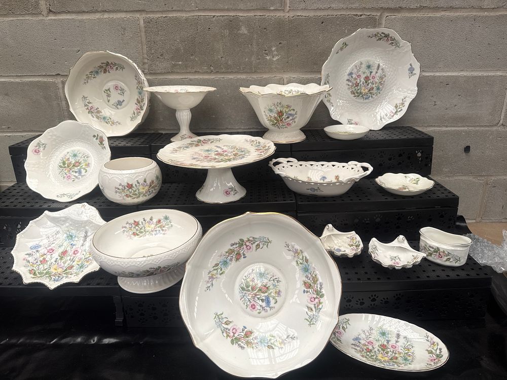 Lot 301: A Collection of 17 Aynsley 'Wild Tudor' Fine Bone China Tableware Items