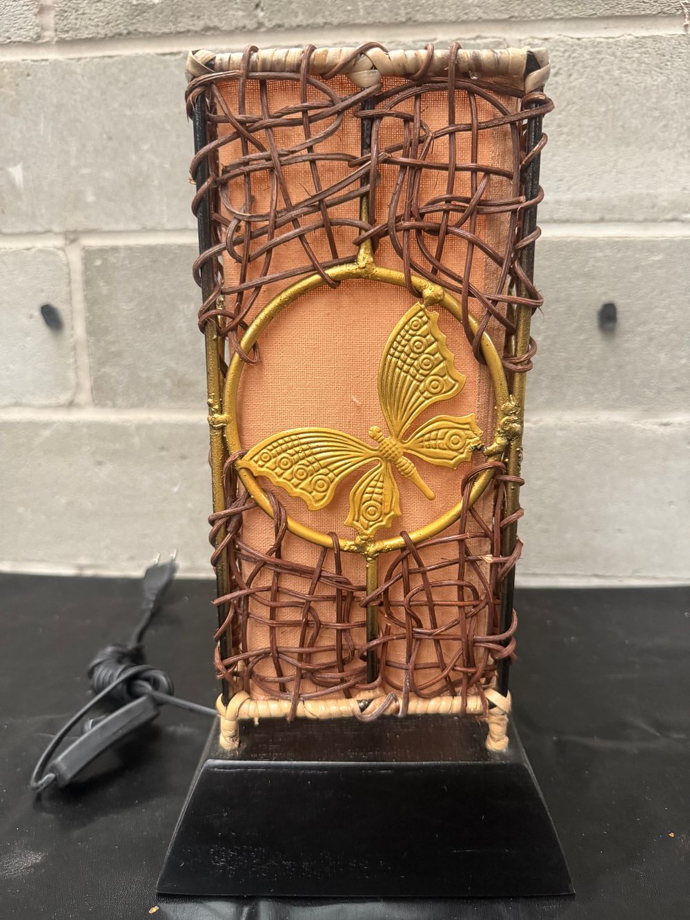 Lot 429: A Rattan Square Butterfly Table Lamp