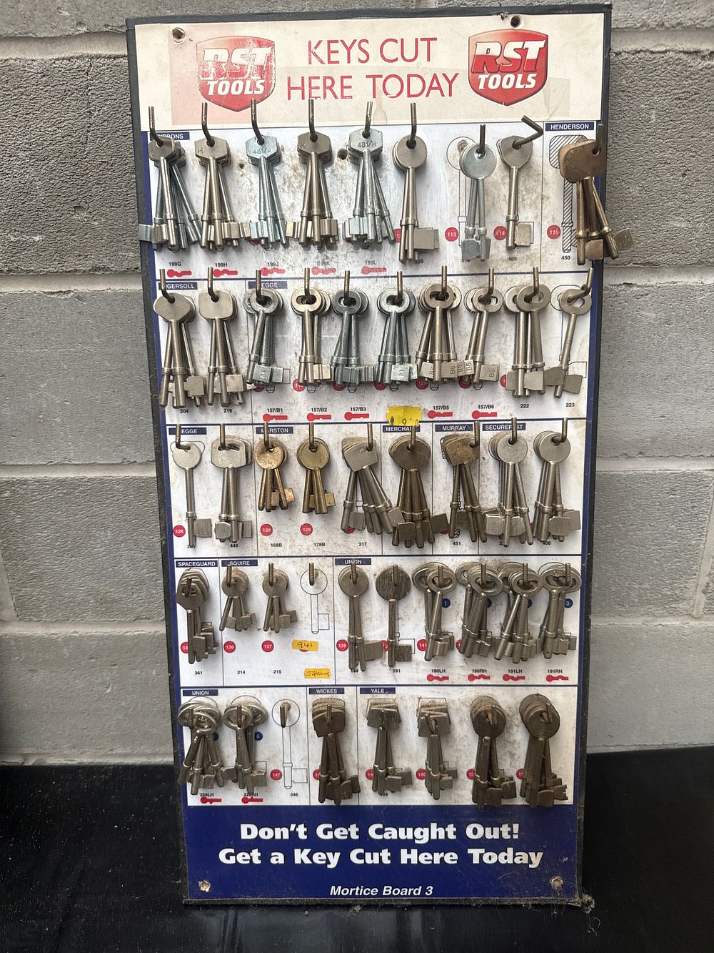 Lot 453: A Vintage RST Tools Mortice Board 3 Key Display System
