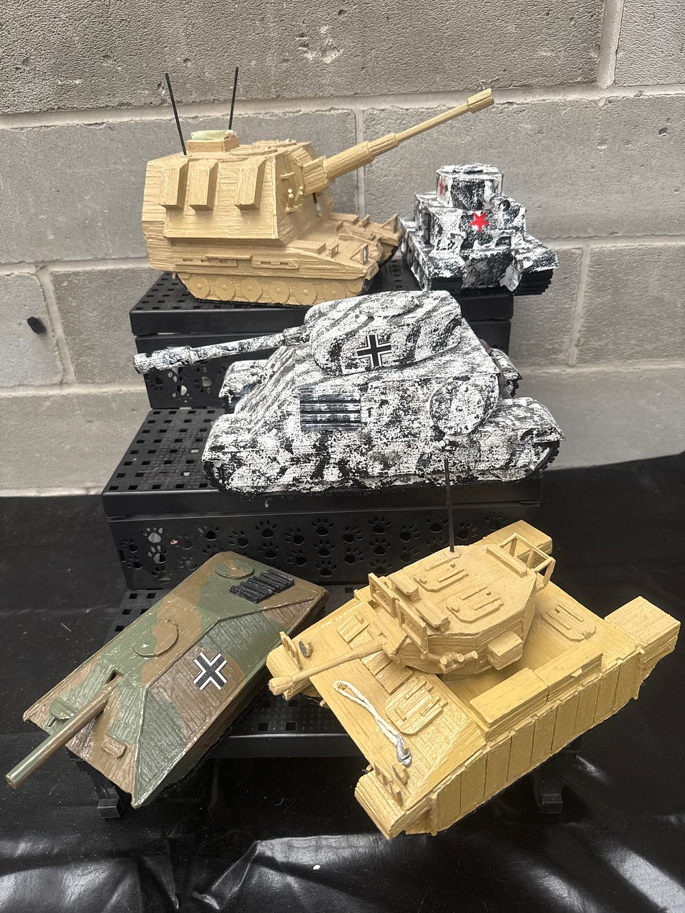 Lot 458: Five Risopen 1/72 Scale WWII Military Tank Models