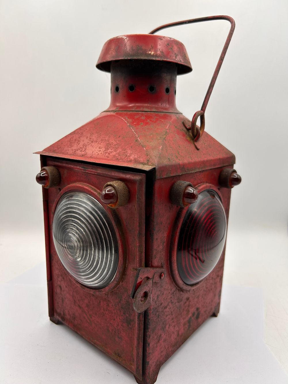 Lot 480: Vintage Painted Metal Railway Signal Lantern
