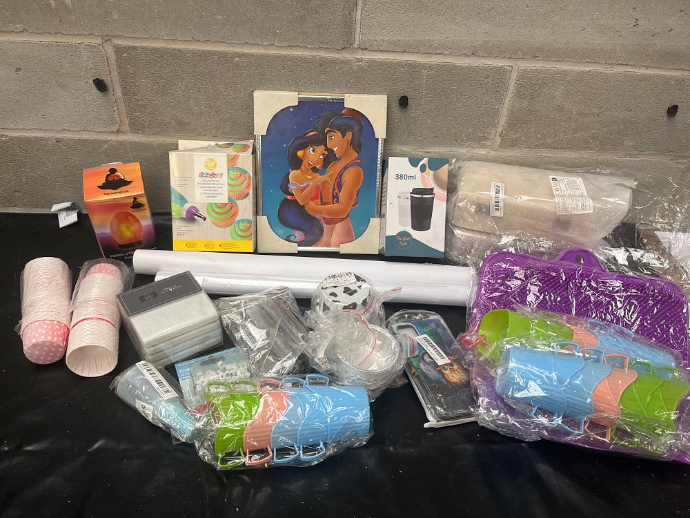 Lot 292: Assorted Lot of Consumer Merchandise Including 1993 Disney Aladdin and Jasmine Lithograph